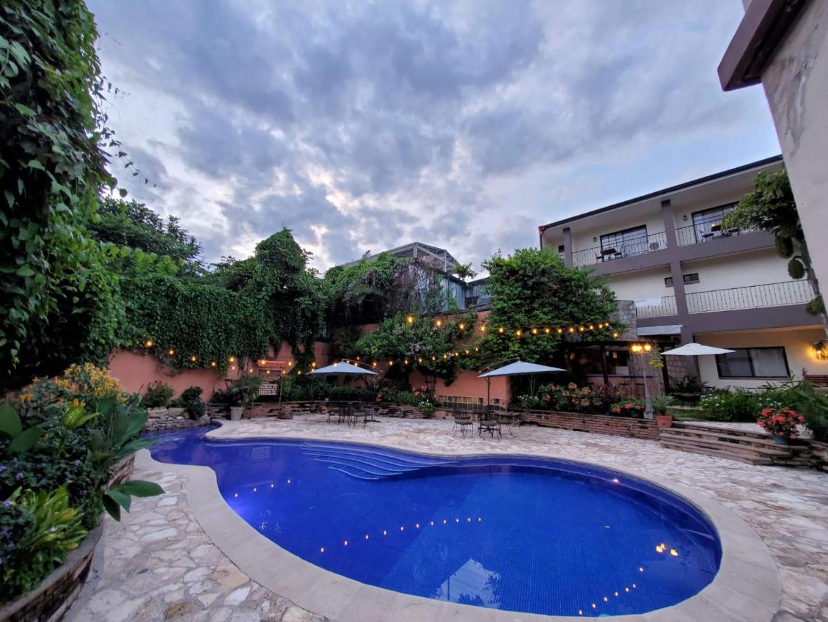 קופאן Plaza Magdalena Hotel מראה חיצוני תמונה