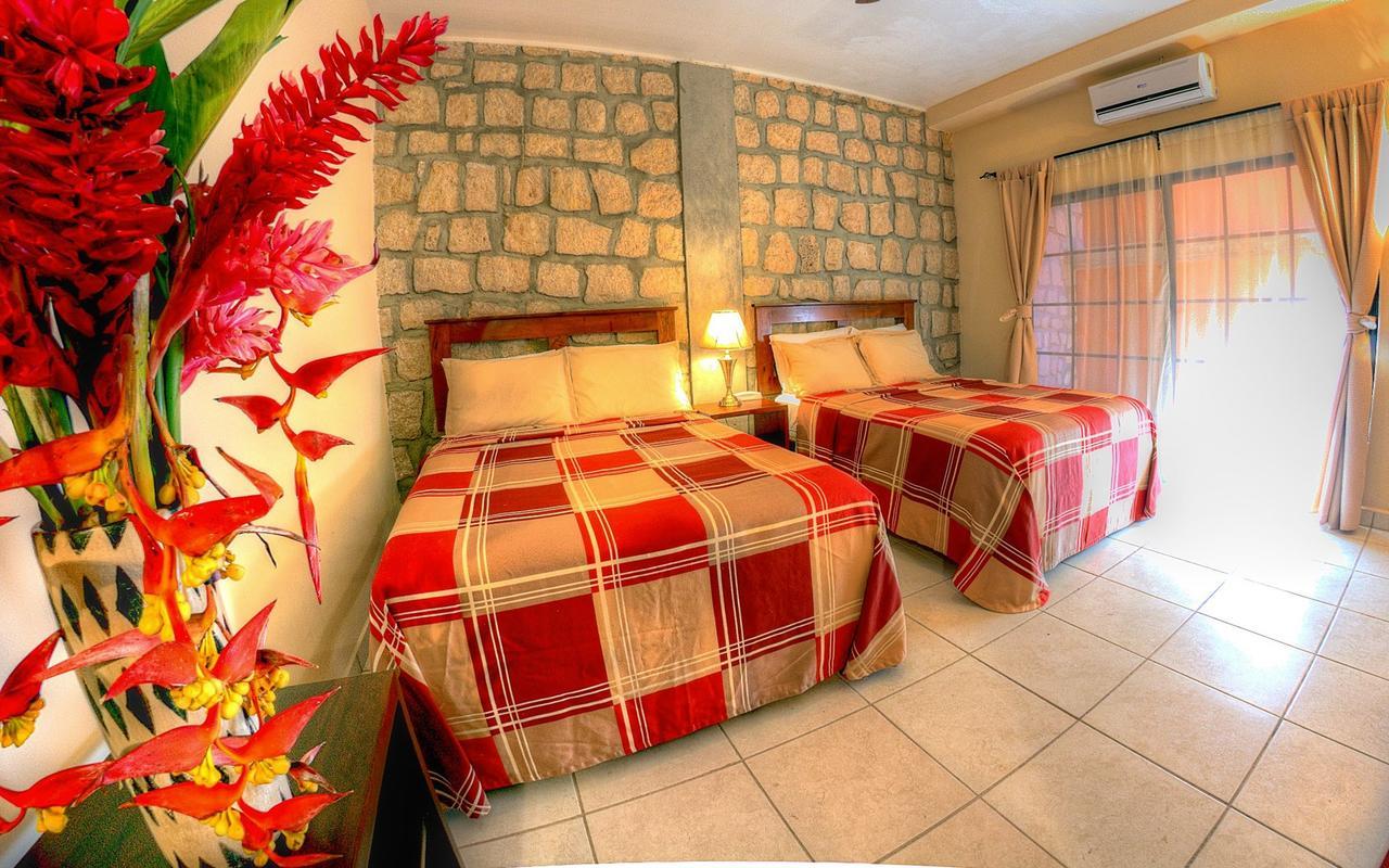 קופאן Plaza Magdalena Hotel מראה חיצוני תמונה