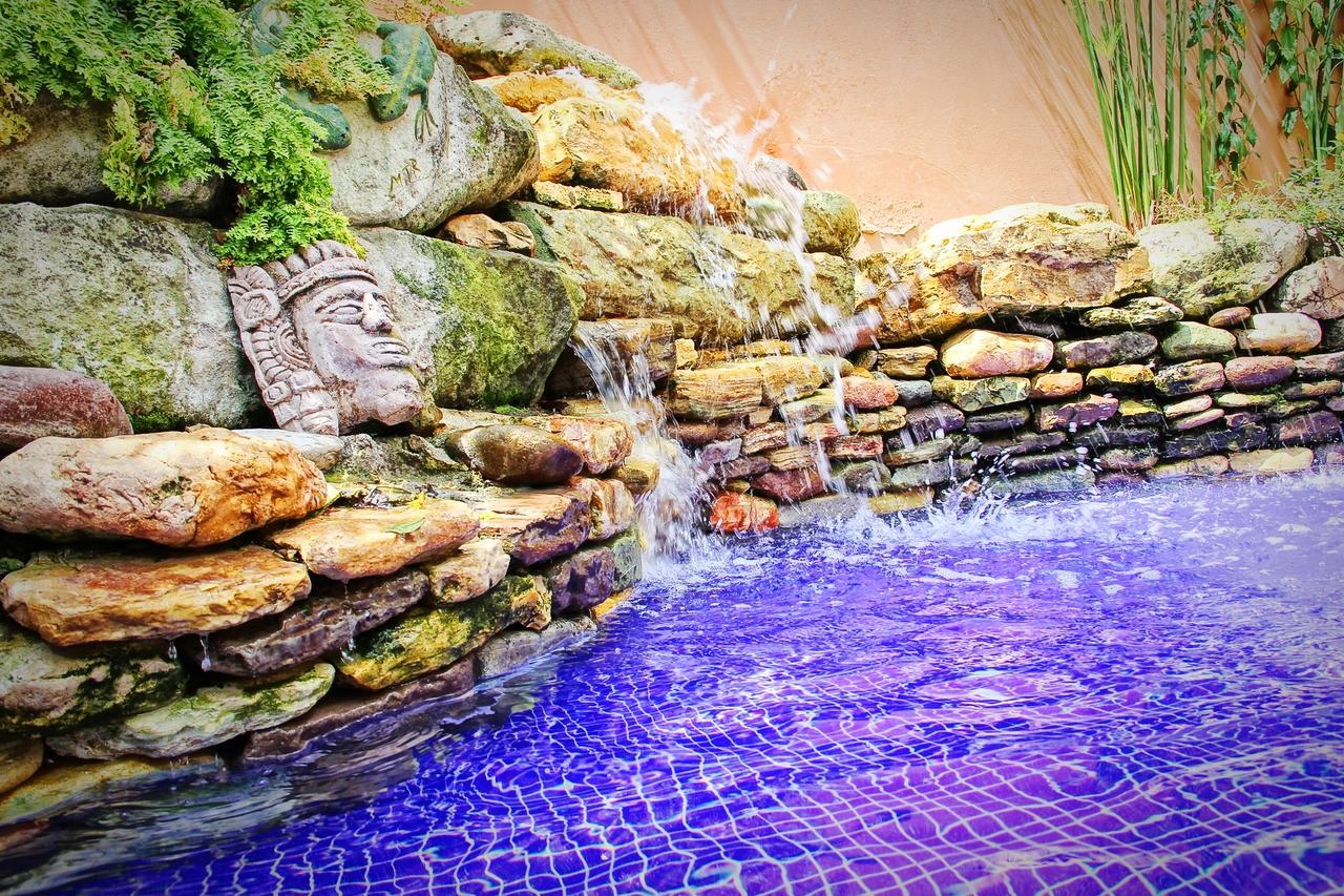 קופאן Plaza Magdalena Hotel מראה חיצוני תמונה