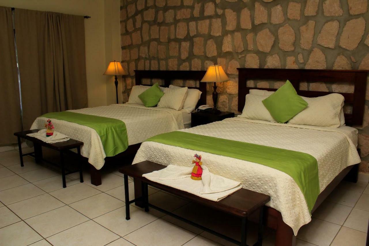 קופאן Plaza Magdalena Hotel מראה חיצוני תמונה